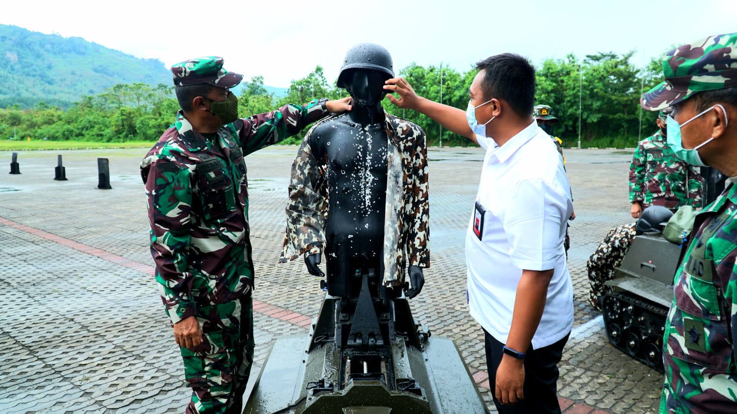 Tingkatkan Kemampuan Bertempur, TNI AD Gelar Uji Fungsi Prototipe Robot 1