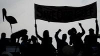 Hadapi Demonstran dari Papua, Perwira Polri di Jakpus Dikeroyok Pemuda Papua di Depan Kemendagri