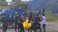 Bantu Rakyat, TNI AD Kerahkan Helly Bell 412EP/HA Evakuasi 8 Korban Pembantaian KST