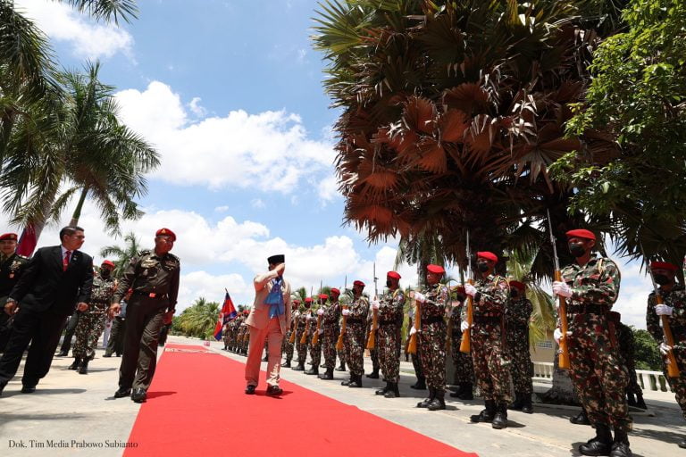 Menhan Prabowo Subianto Sambangi Markas Special Forces Command Kamboja 2