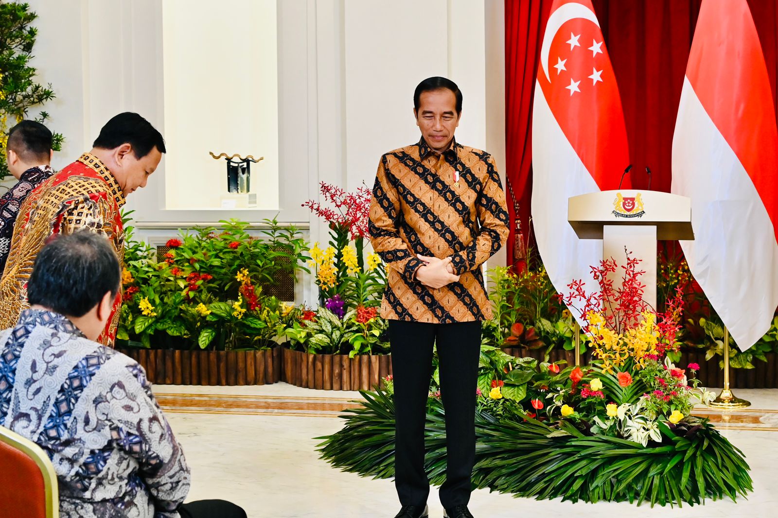 Disaksikan Presiden Jokowi dan PM Singapura, Menhan Prabowo Serah Terima Dokumen Kerjasama Pertahanan